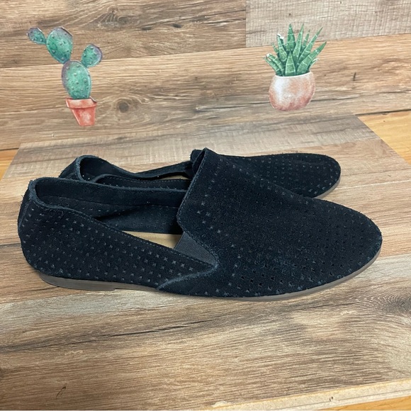 Lucky Brand black suede perforated flats women’s size 8.5 casual shoes - Picture 1 of 6